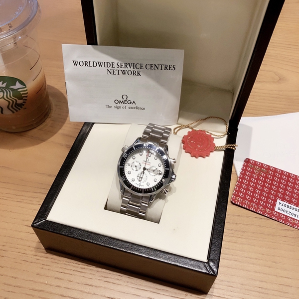 ブランド時計背面デザイン